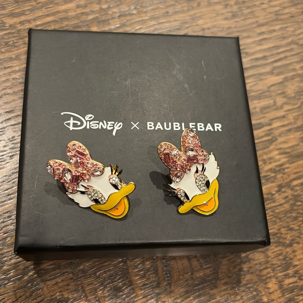 Disney x Baublebar Daisy Duck Earrings